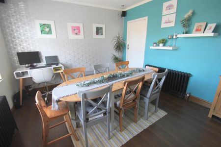4 bedroom detached house to rent - Photo 4