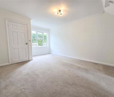 2 bed terraced house to rent in Russetts, Langdon Hills, SS16 - Photo 1