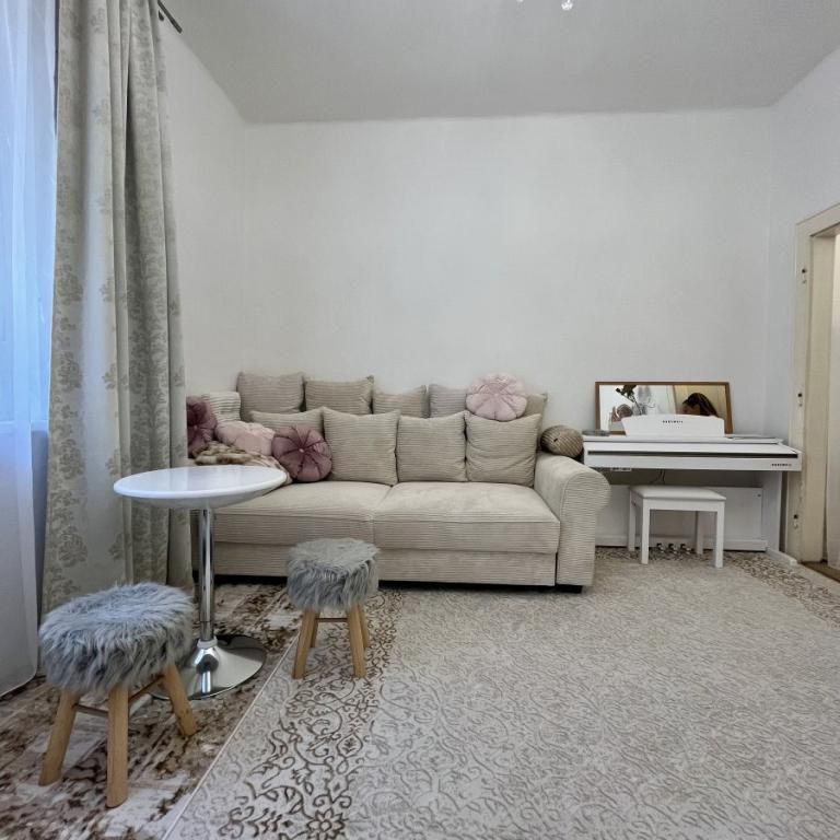 Pronájem bytuRenting an apartment 1+kk, 26 m2 - Photo 1