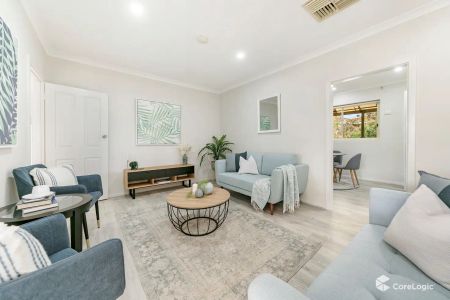 “PERFECT LOCATION RECENTLY RENOVATED” - Photo 5