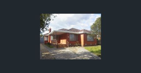 Three bedroom family home - Photo 5