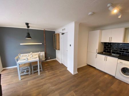 5 Bed End Terrace, Herald Close, NG9 - Photo 3