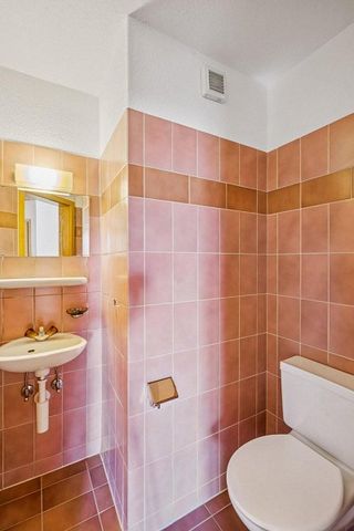 Charmante 4.5 Zimmer-Wohnung mit Balkon und Cheminée - Photo 4