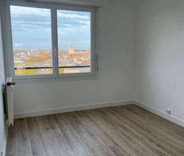 Location Appartement 4 pièces 95m² DOUAI 59500 - Photo 4