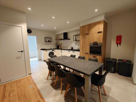 Ruime stadswoning met vier slaapkamers en stadskoer in het centrum van Ieper - Photo 3