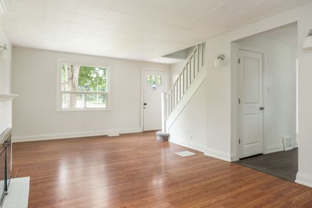 For Lease - 129 Major Mackenzie Drive, Richmond Hill, Ontario - Photo 3