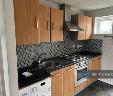 3 bedroom semi-detached house to rent - Photo 6