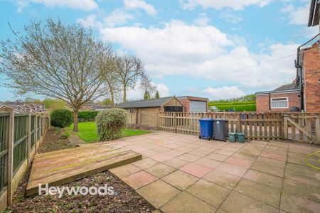 3 bed semi-detached house to rent in Whitfield Avenue, Westlands, Newcastle-under-Lyme ST5 - Photo 5