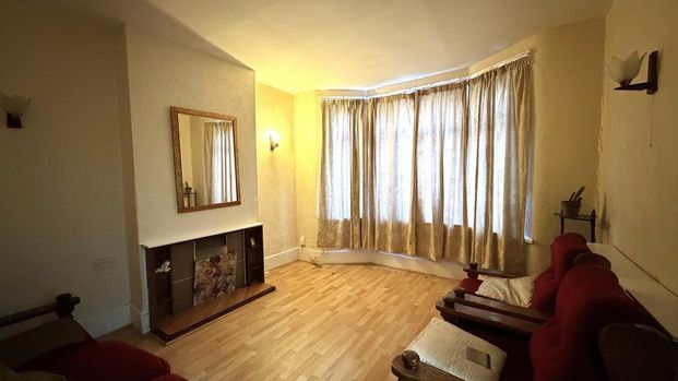 4 bedroom terraced house to rent - Photo 1