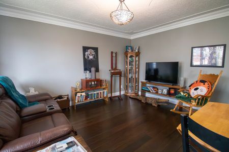 133 Afton Ave, Welland - 3 Bedroom Main Unit - Photo 4