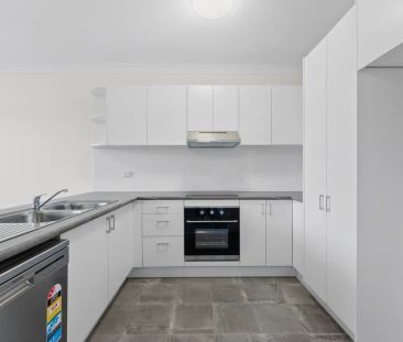 “Completely renovated and private apartment in the heart of Hurstvi... - Photo 3