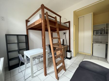 1 PIÈCE 16,30 M² STUDIO Meublé- HENRIVILLE - PROCHE CENTRE VILLE - COURETTE - Photo 2