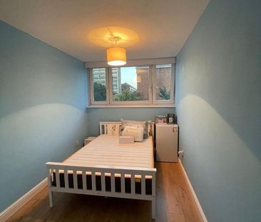 Bedsit, Clem Attlee Court, SW6 - Photo 2