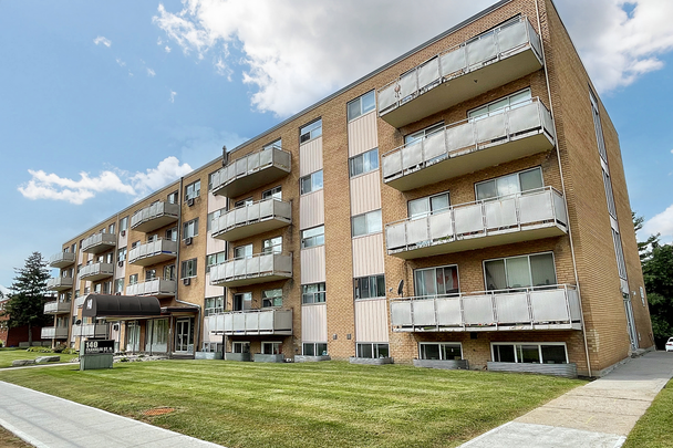 Franklin Manor Apartments - Photo 1