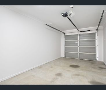 1/118a Bideford Street, Torquay, Qld 4655 - Photo 1
