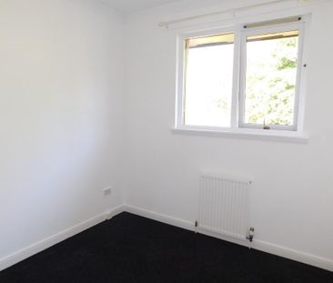 2 bedroom semi-detached house to rent - Photo 3