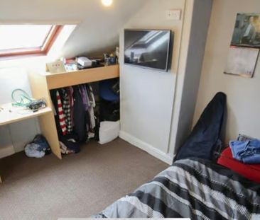 5 Bed - 17 Stanmore Street, Burley, Leeds - LS4 2RS - Student - Photo 4