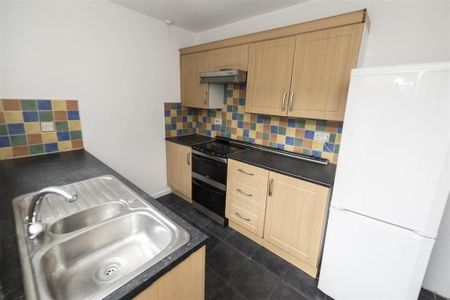 10 Strandburn Parade, Belfast, BT4 1LZ - Photo 4