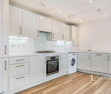 Sherman Avenue, Walton-on-thames, KT12 - Photo 6