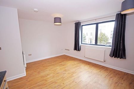 2 bedroom flat to rent - Photo 2