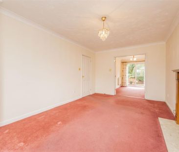 3 bed House - Detached To Let - Photo 2