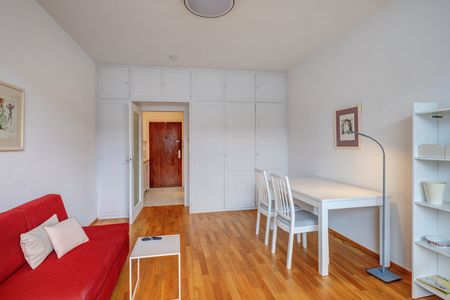 Bright city apartment for rent in central Schwabing - Photo 3