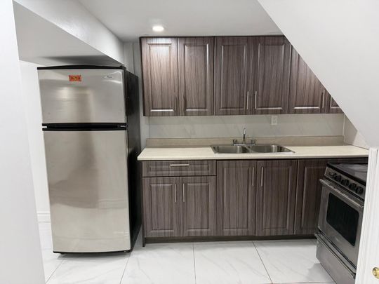 For Lease - 2913 Kingston Road, Toronto, Ontario - Photo 1