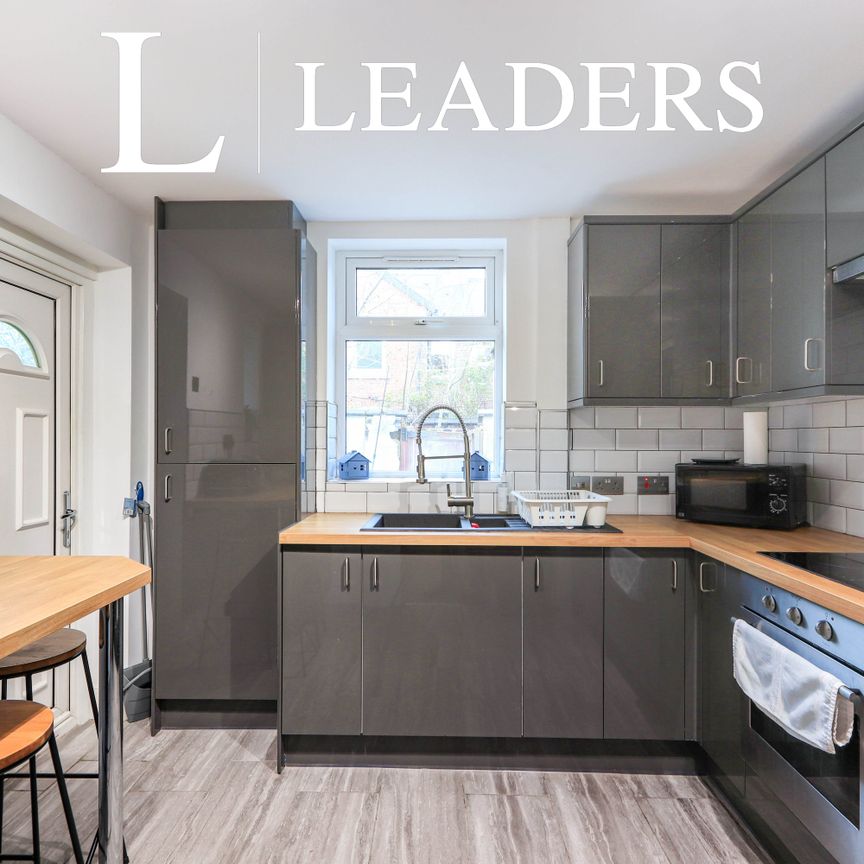 4 bedroom house to rent Clough Road, S1 - Photo 1