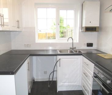Barlavington Way,Midhurst 3 bedroom terraced house to rent - Photo 3