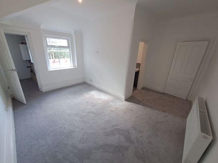 3 bedroom apartment to rent - Photo 3