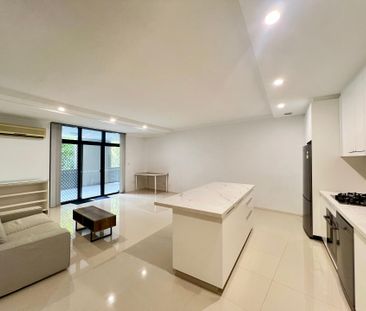 One-Bedroom Apartment with Car Space, Fresh Paint, and Fully Furnished - Photo 3