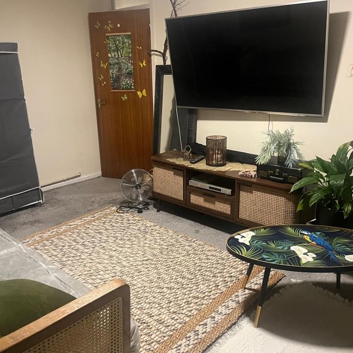 Room in a Shared Flat, Southcoute Road, RG30 - Photo 1