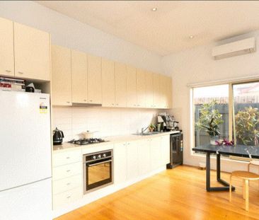 Stylish 1-Bedroom Unit with Private Courtyard in Reservoir - Photo 5