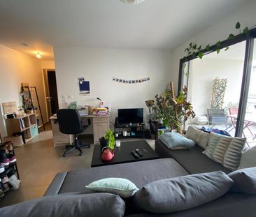 Location appartement récent 2 pièces 48.96 m² à Valence (26000) - Photo 1