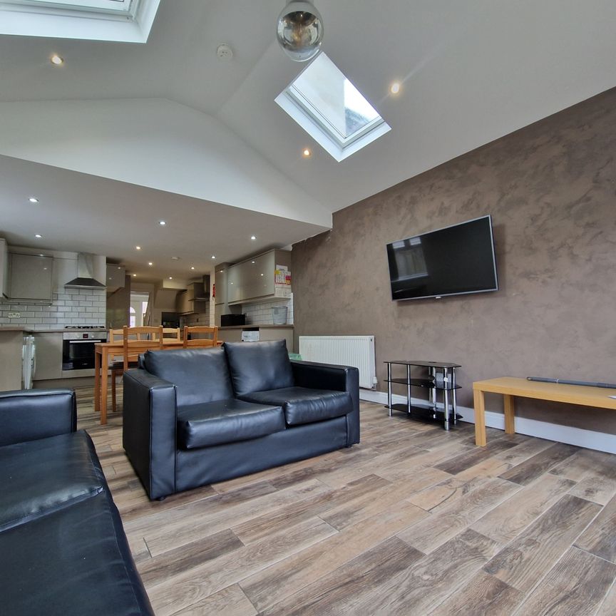 Maindy Road, Cathays - Photo 1