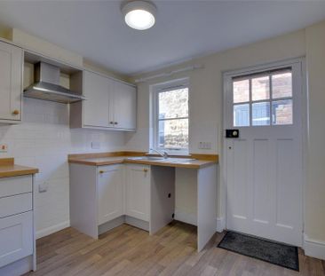 2 bedroom terraced house to rent - Photo 6
