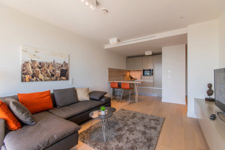 City-Residence: High-End-Wohnung (15.Stock) in spektakulärem Wohnturm - Photo 5