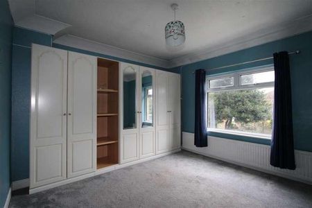 Harrogate Road, Bradford, BD2 - Photo 4