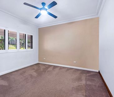 SPACIOUS 4 BEDROOM 3 BATHROOM FAMILY HOME WITH SCENIC VEIWS - Photo 5