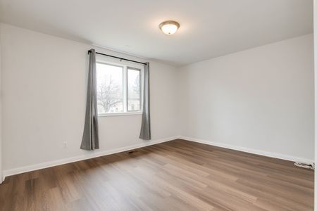 For Lease - 93 Searle Avenue, Toronto, Ontario - Photo 2