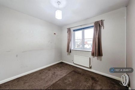 4 bedroom detached house to rent - Photo 3