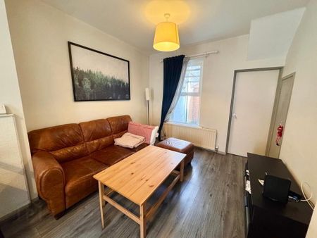 18 Pandora Street, Donegall Road, Belfast, BT12 5PR - Photo 2