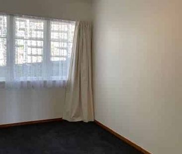 Sunny Warm Flat with Views - Photo 4
