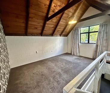 5a Tapestry Grove, Silverstream - Photo 2