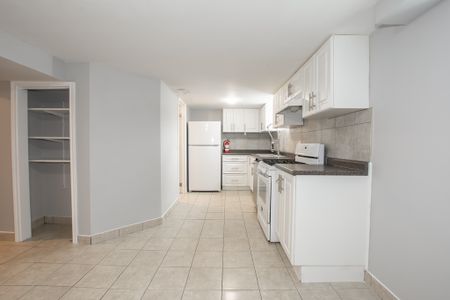 **ALL INCLUSIVE** 2 Bedroom Lower Unit in St. Catharines!! - Photo 5