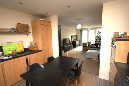 2 bedroom flat to rent - Photo 5