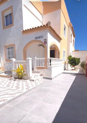 Alquiler de chalet adosado en Calle Cesar Rodriguez Mateo, 152 - Photo 2