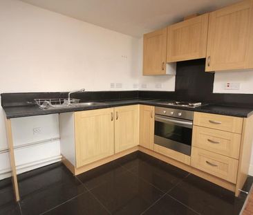 2 Bedroom Flat / Apartment to let - Photo 3