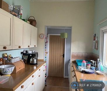 3 bedroom terraced house to rent - Photo 5