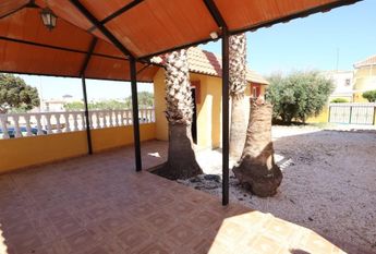 Adosado en la Regia . Temporada larga.